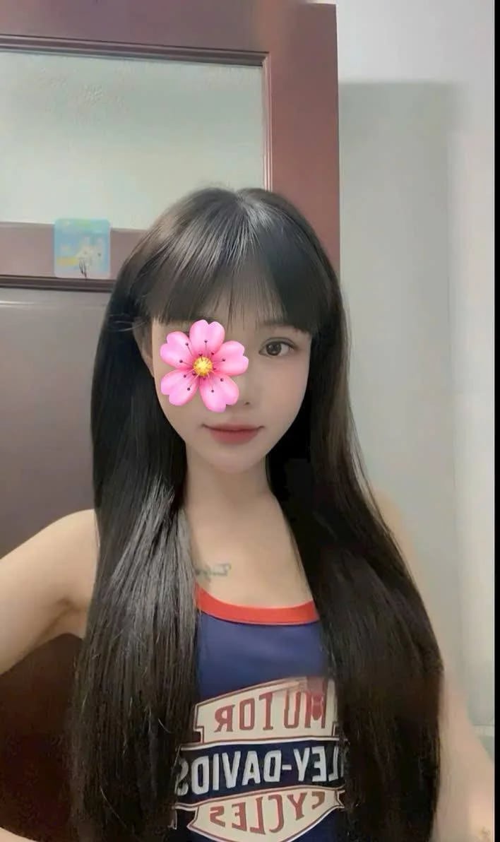 HOT GIRL U2000 UYÊN LAVIE- FACE CỰC XINH TEEN HÚT HỒN MỌI CHECKER 