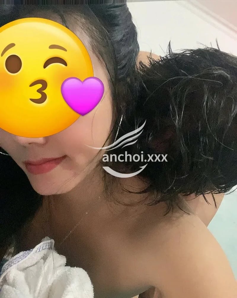 Em quá ok lồn ngon mộng nước mặt trắng xinh cực dâm đãng
