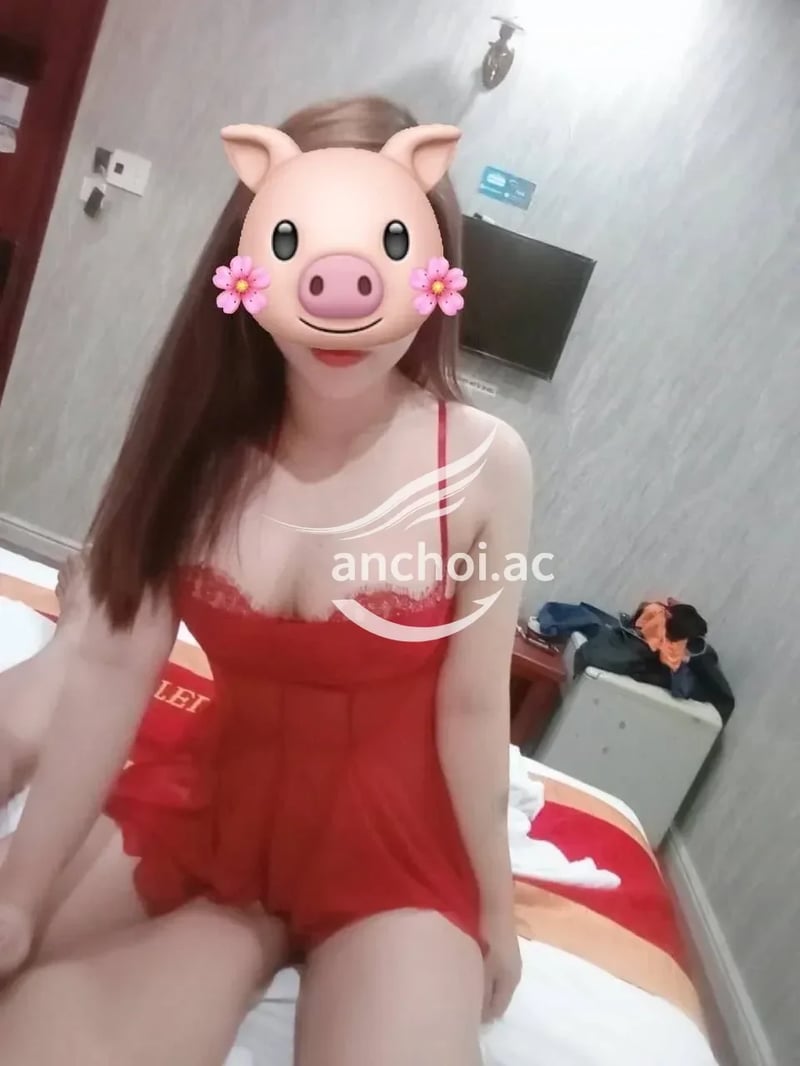 Bé trắng trẻo xinh gái, nói chuyện ngoan hiền dễ thương — ảnh 4