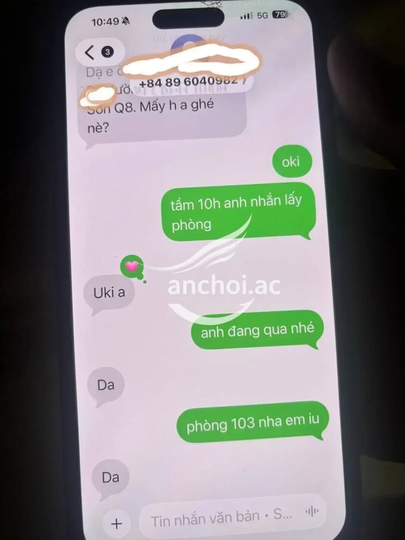 Gầm cao máy thoáng, mông vú ngồn ngộn. Bím thơm nước nôi nhiều, đá bj tê hết cả 