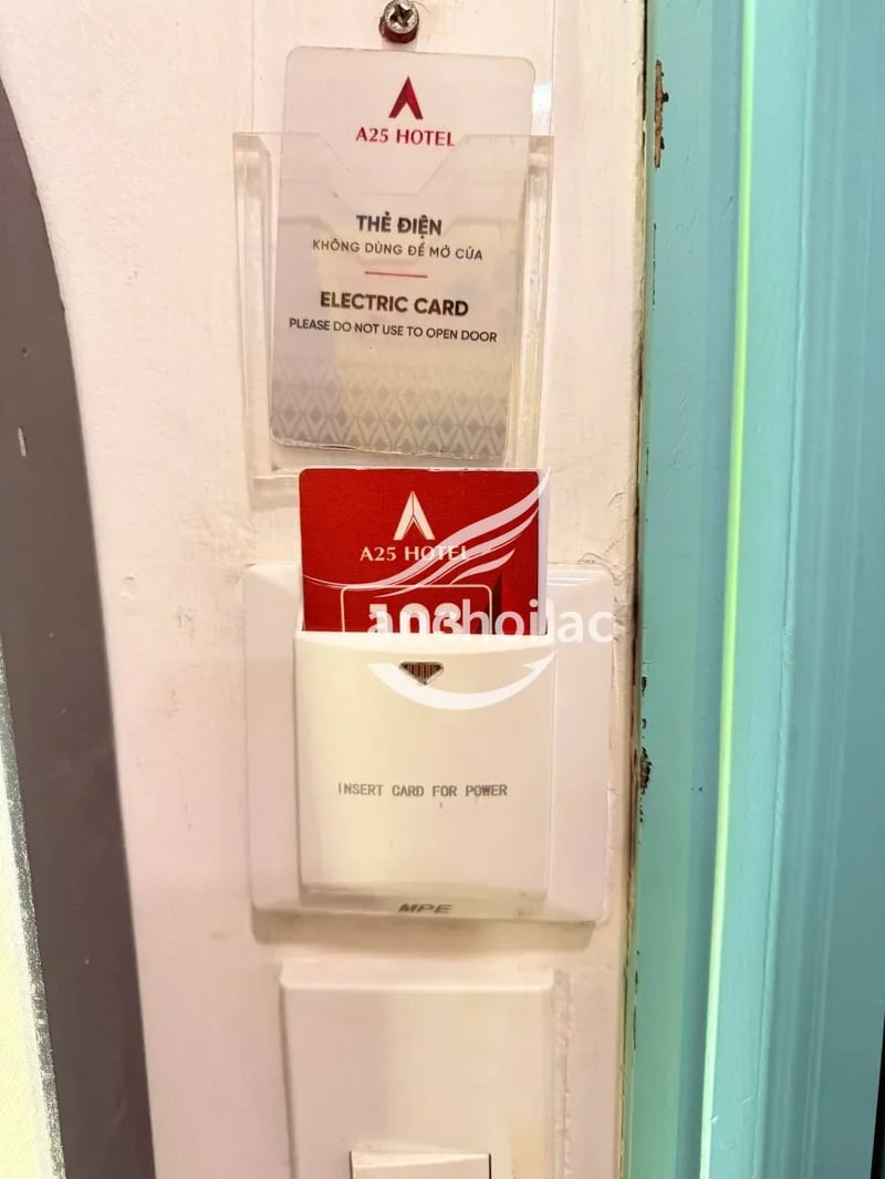 Đã cảm nhận em này vú đẹp vừa bóp bím có nước chơi sướng bj nhiệt tình rất ổn. E