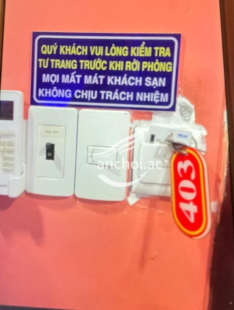 e nó bú cu phê lòi, dịch vụ tốt, hàng chất lượng