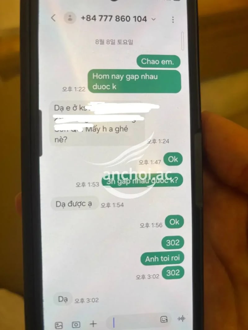 Em cực kì thân thiện và dễ thương, chiều đủ mọi tư thế,bím khít lắm nước