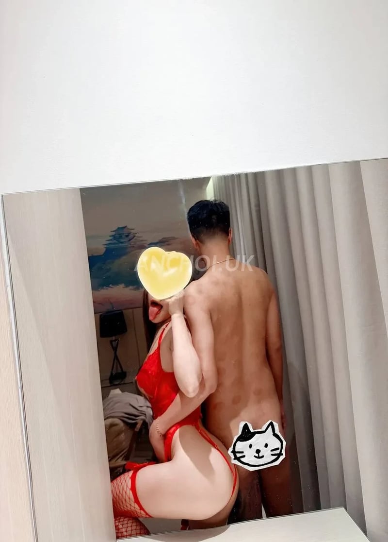 Cặp vú e nó ngon thật , hàng thật to mềm đẹp long lanh, nc dễ thương. — ảnh 4