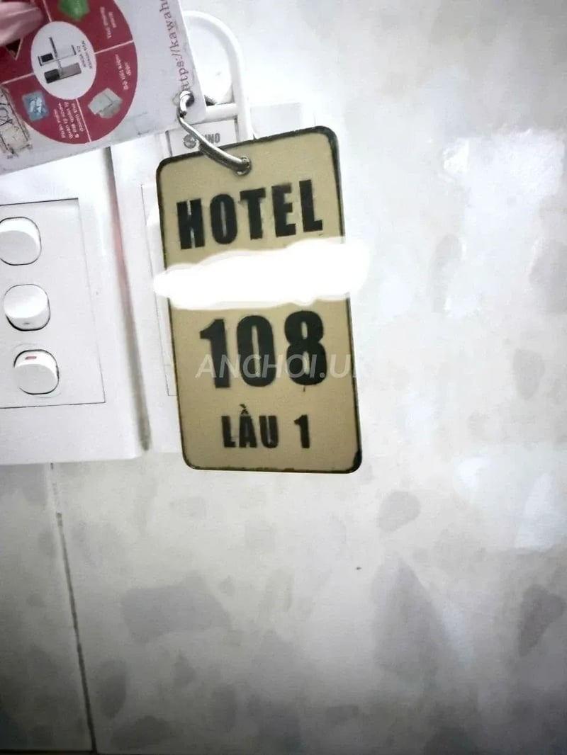 Bé gu tình cảm ngọt ngào nhẹ nhàng , trắng trẻo , ngoan rất hợp tác mọi tư thế .