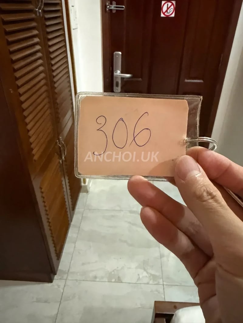 Em này bú cu quá đỉnh, bác nào không cẩn thận thì xuất luôn. Dàn cái máy thoáng, — ảnh 2