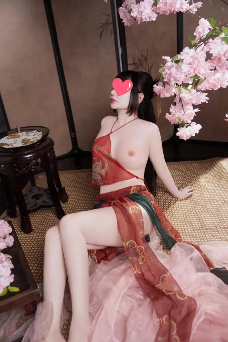 NHUNG TÂY - em hàng nóng bỏng, thơm ngon!!!