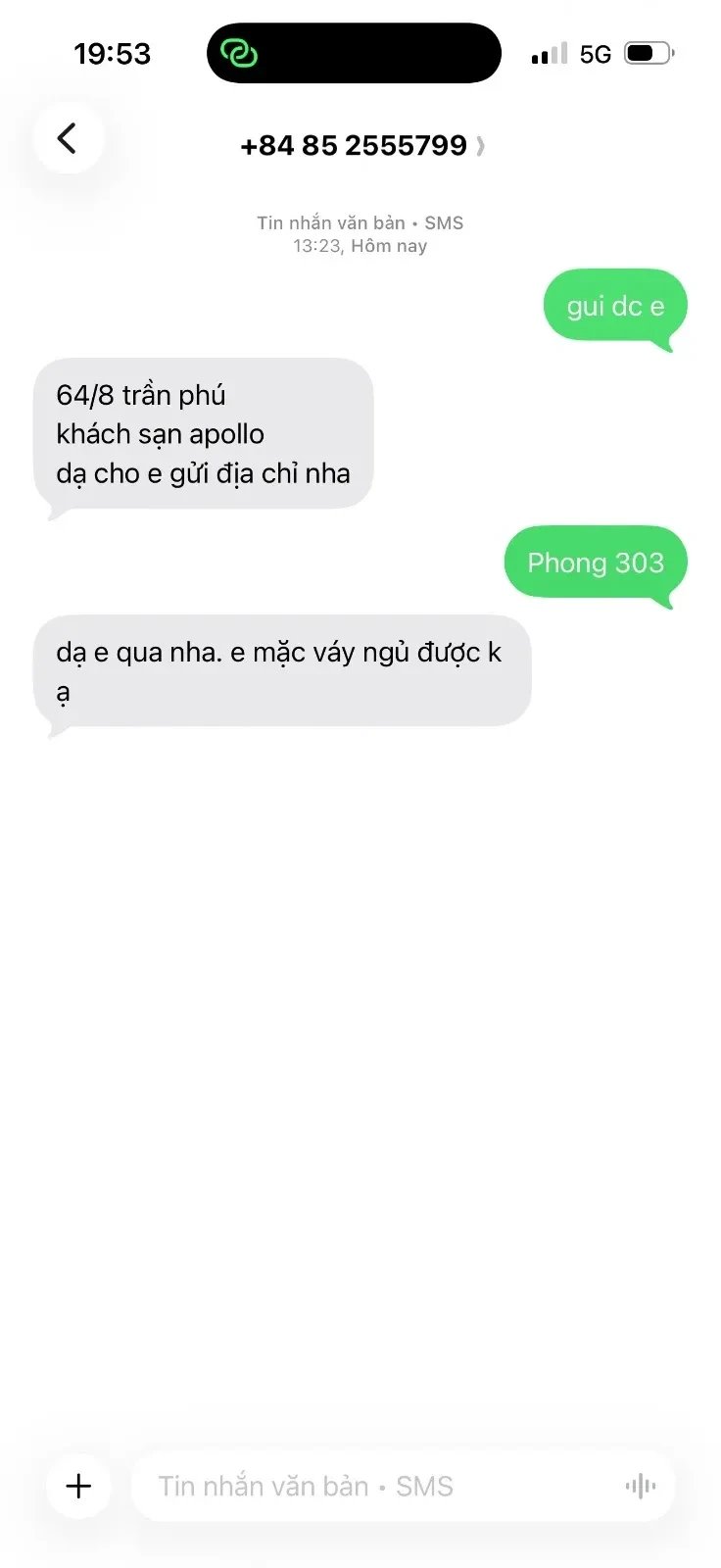 Doggy em này trên đôi guốc cao em đi cự là sướng luôn... đúng tầm chim thụt vào 