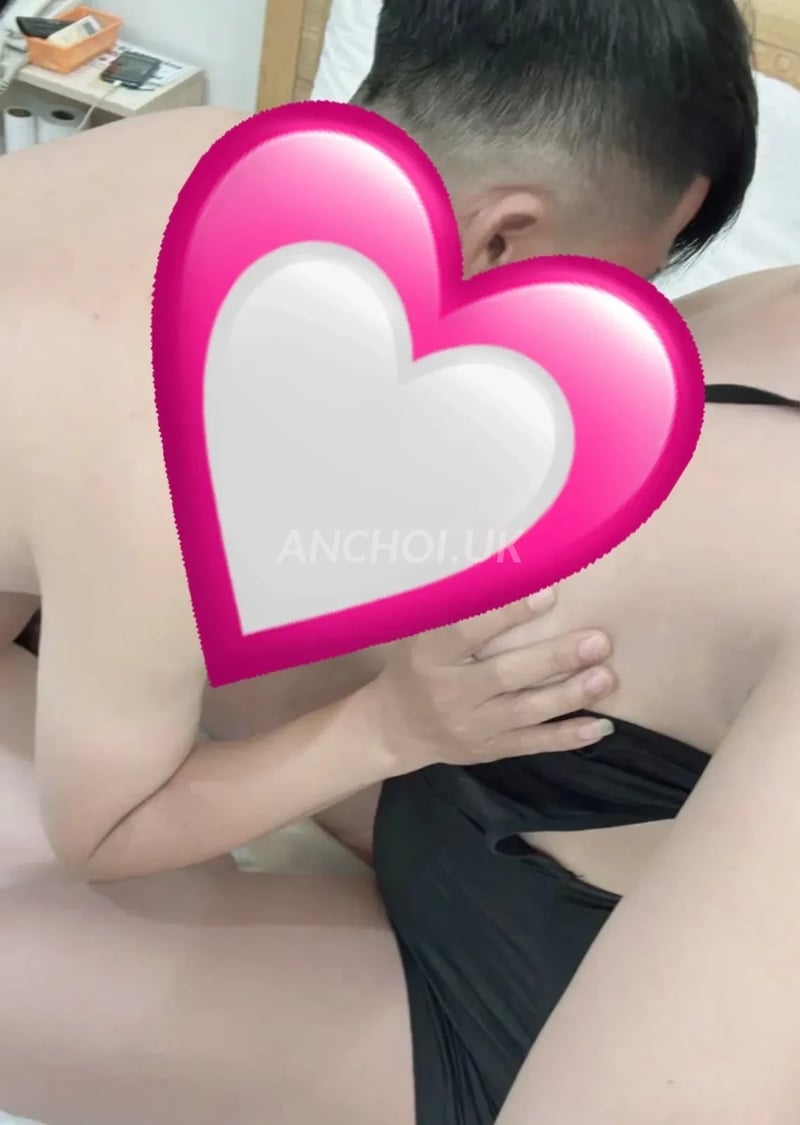Công nhận là em này dáng dấp khá chuẩn, ăn mặc đẹp nhìn rất sexy nhìn chỉ muốn n — ảnh 2