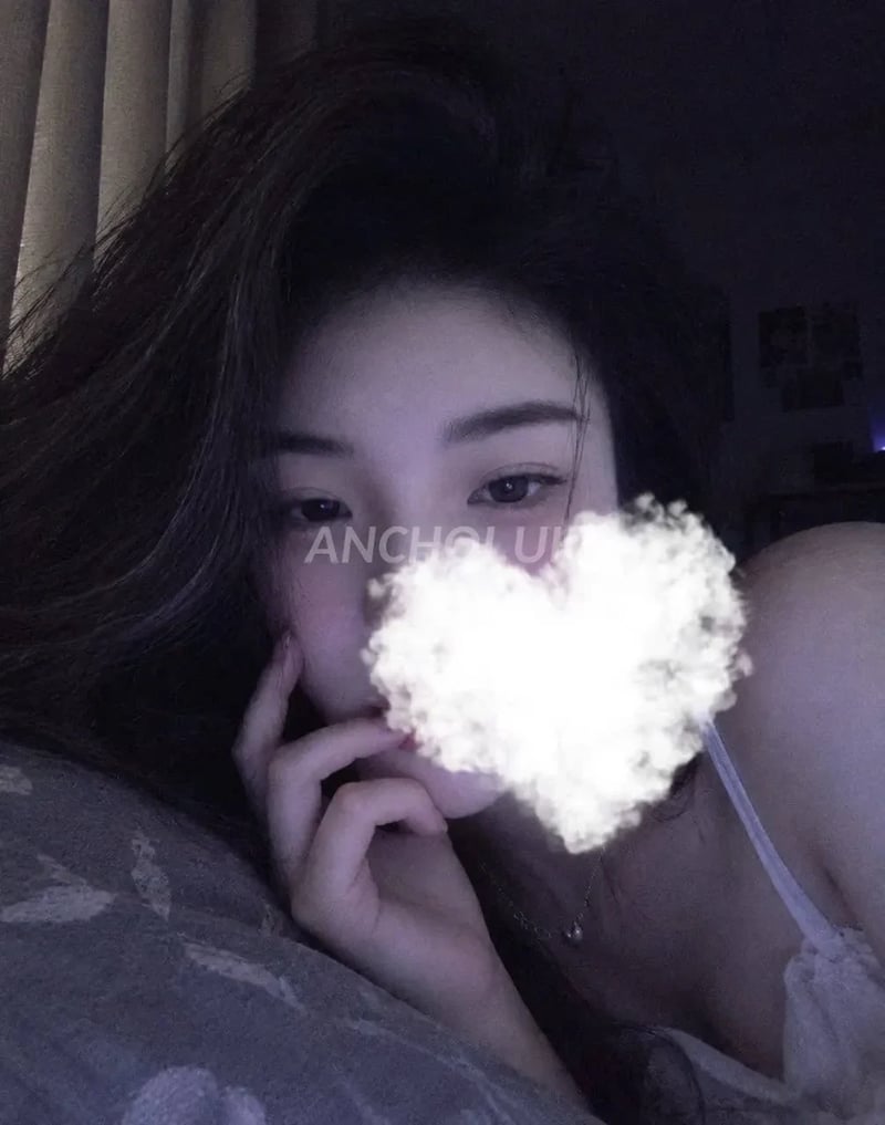 THÙY LINH ❤️ Cô bé đáng yêu cá tính, môi xinh mút cực sướng