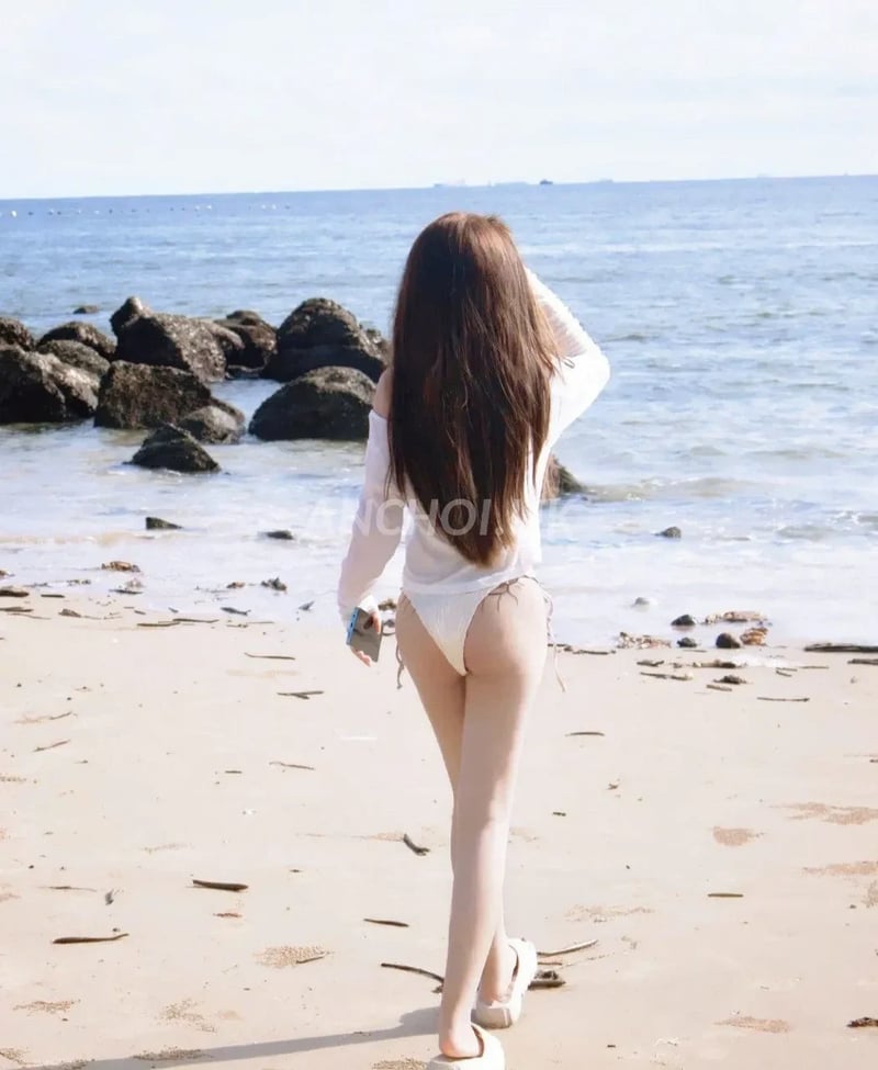 🍑 Lisa 2k5🍑Em Gái Non Tơ,Ngoan Xinh Dâm