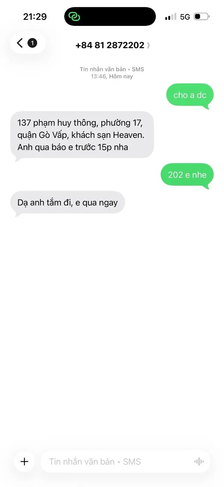 Mặt xinh tự nhiên , ăn nói nhẹ nhàng , lâm trận em rên cưng xỉu . Luôn có cảm gi