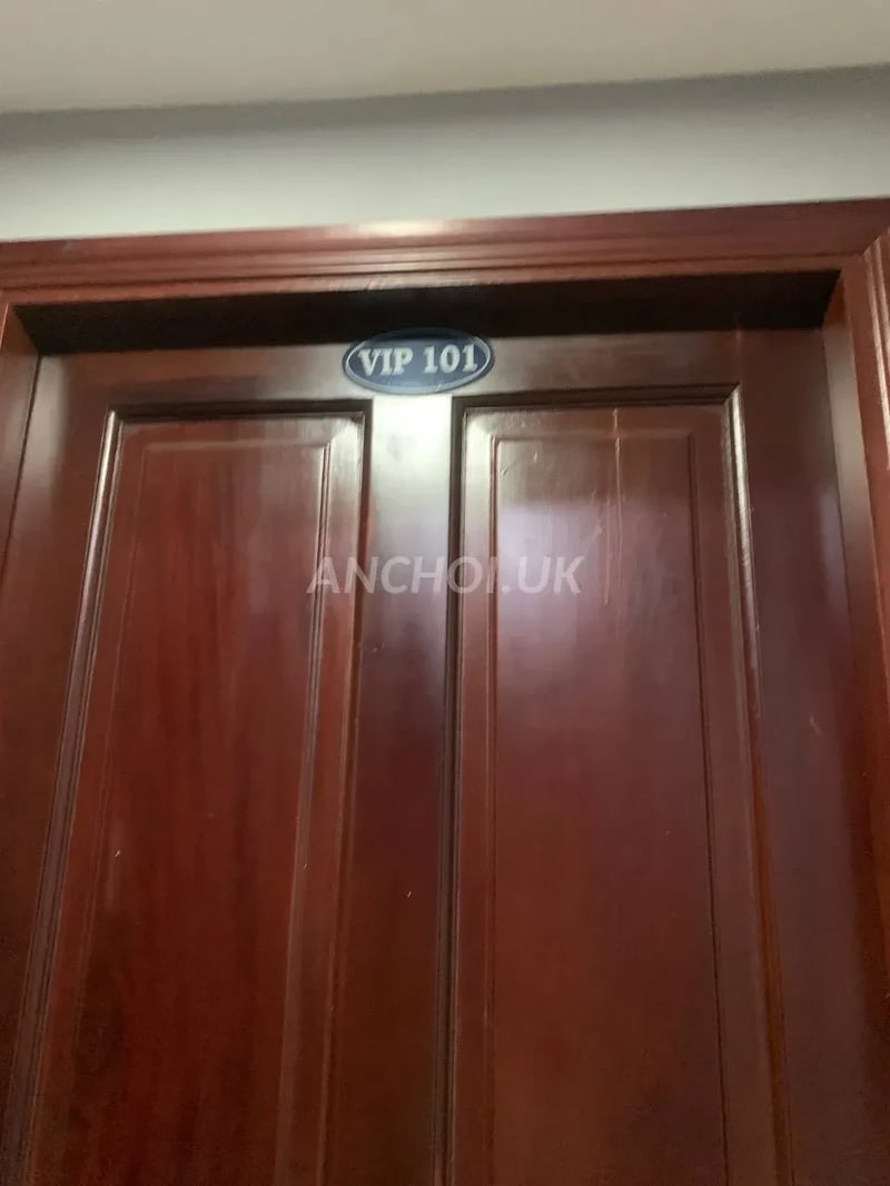người trắng đẹp, đánh giá cao thái độ phục vụ của e e quả là một tuyệt phẩm bướm