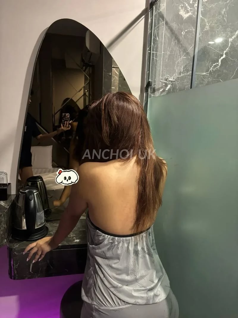 Mới đi check e ấy về xong. Về cơ bản mình đánh giá tốt em ấy:
1. Gương mặt xinh  — ảnh 3