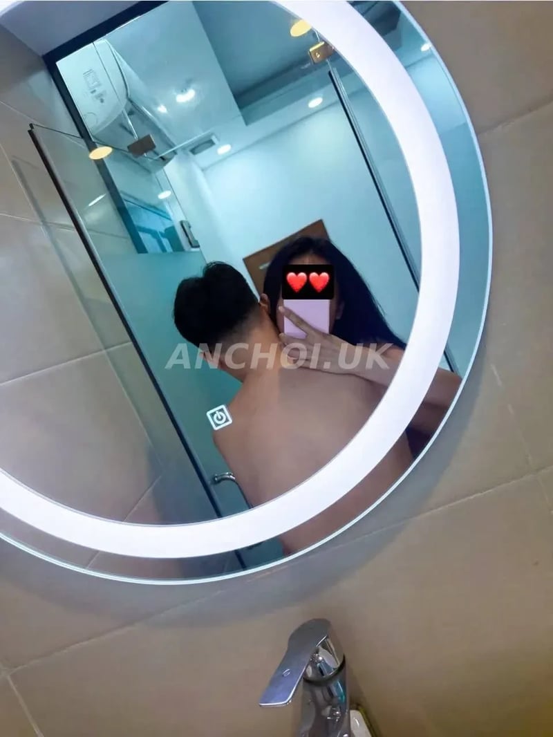 Rất nhiệt tình đủ các kiểu, vòng 1 êm ái tbóp sướng tay, phê quên lối về với em 