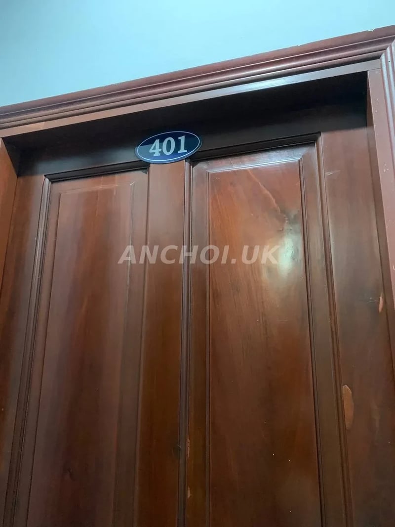 Da trắng mặt xinh đúng như ảnh, giọng miền tây nhẹ nhàng, rên rất khoái. Vú mềm,