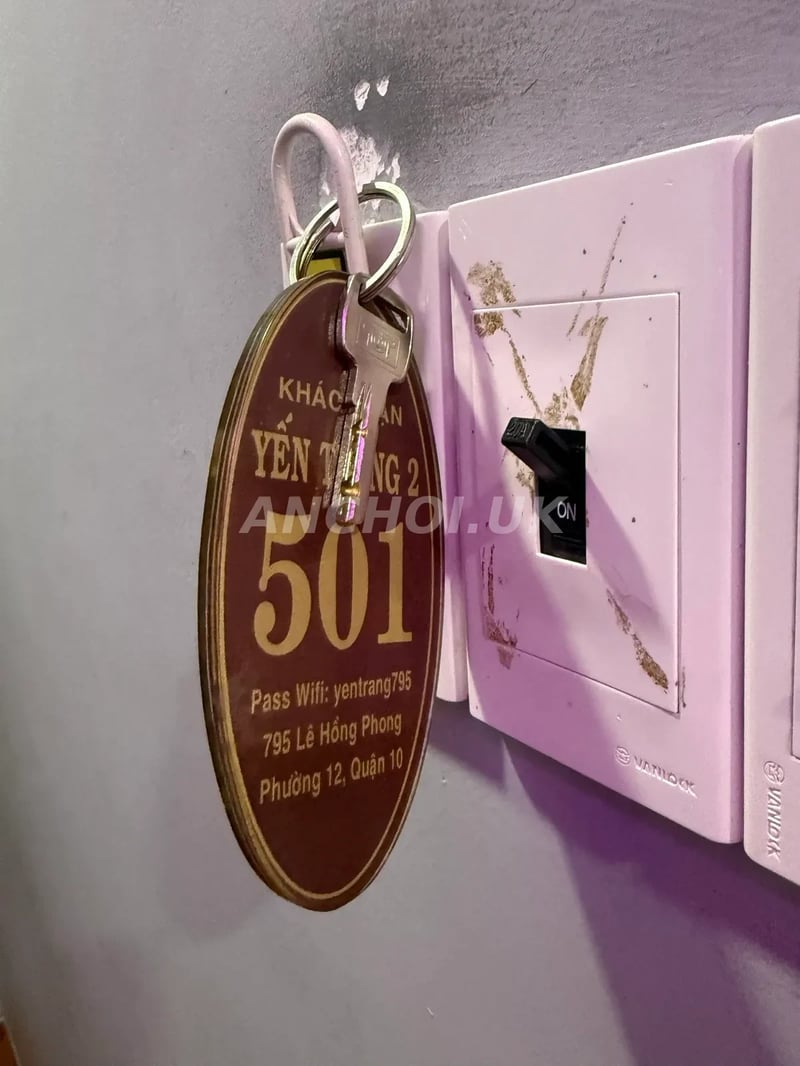 Dáng dấp đẹp ăn mặc sexy, mặt mũi xinh make up rất tây, giao tiếp khéo làm việc  — ảnh 3