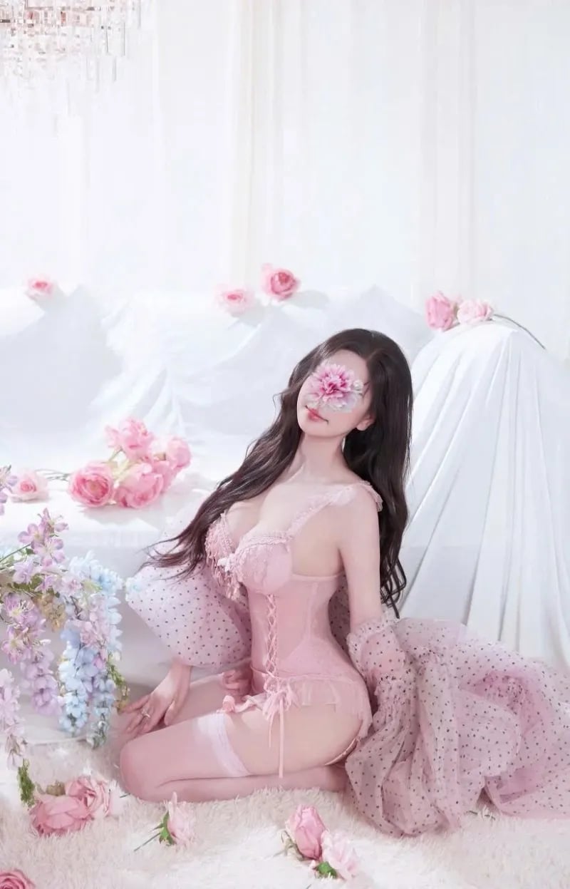 [HOTGIRL] MIU MIU - BODY PERFECT, KHUÔN MẶT BABY