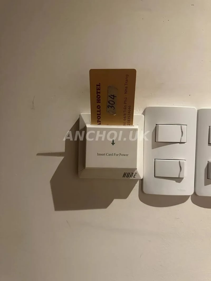 dễ thương, mặt xinh. Dáng ngon. Phục vụ rất oke.
