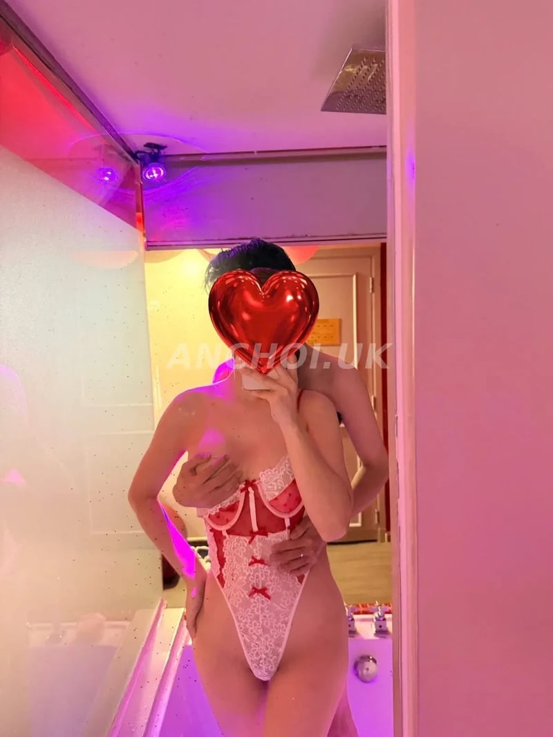 em bú cu nhìn siêu dâm,  nghe em rên là biết máu dâm từ trong máu liền, chịch nh