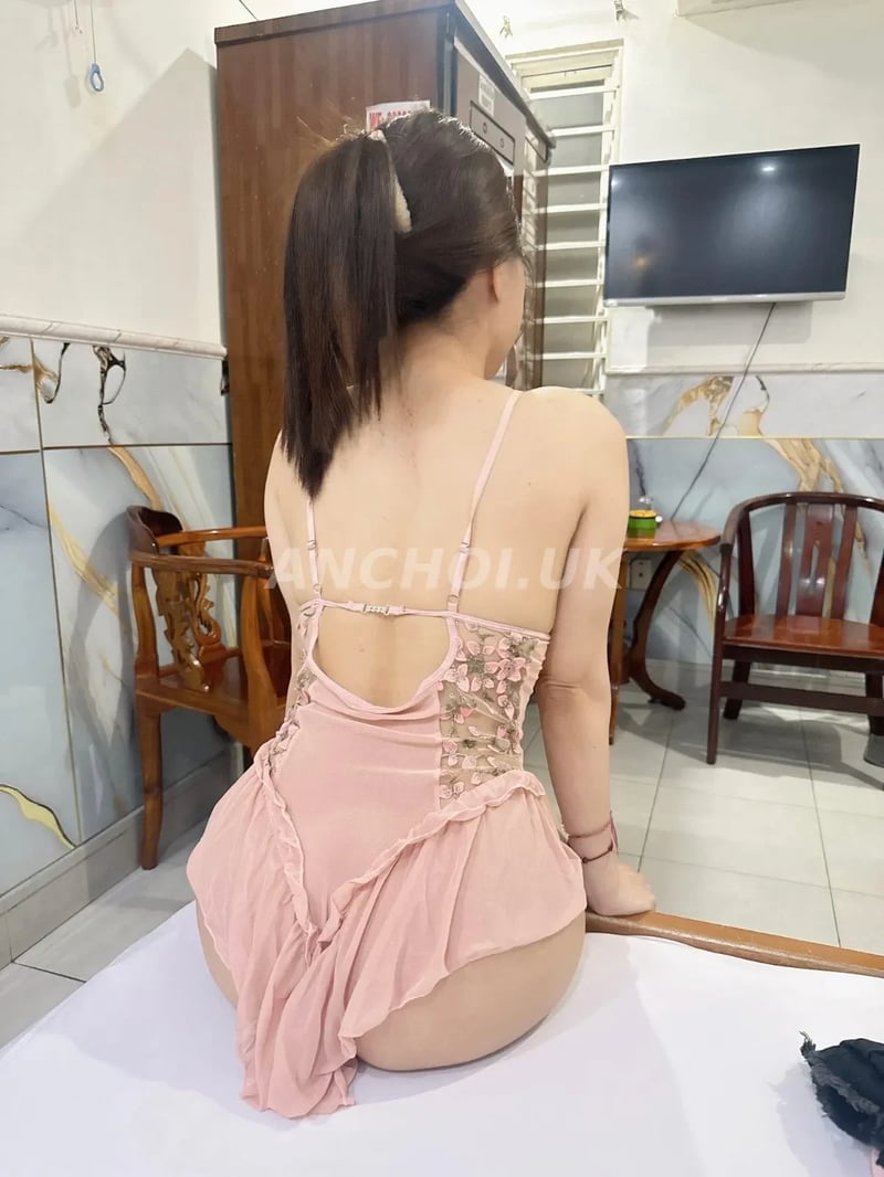 Bé đẹp, mông to, kỹ năng thượng thừa. Khách quen của ẻm lần nào gặp cũng phải cạ — ảnh 2