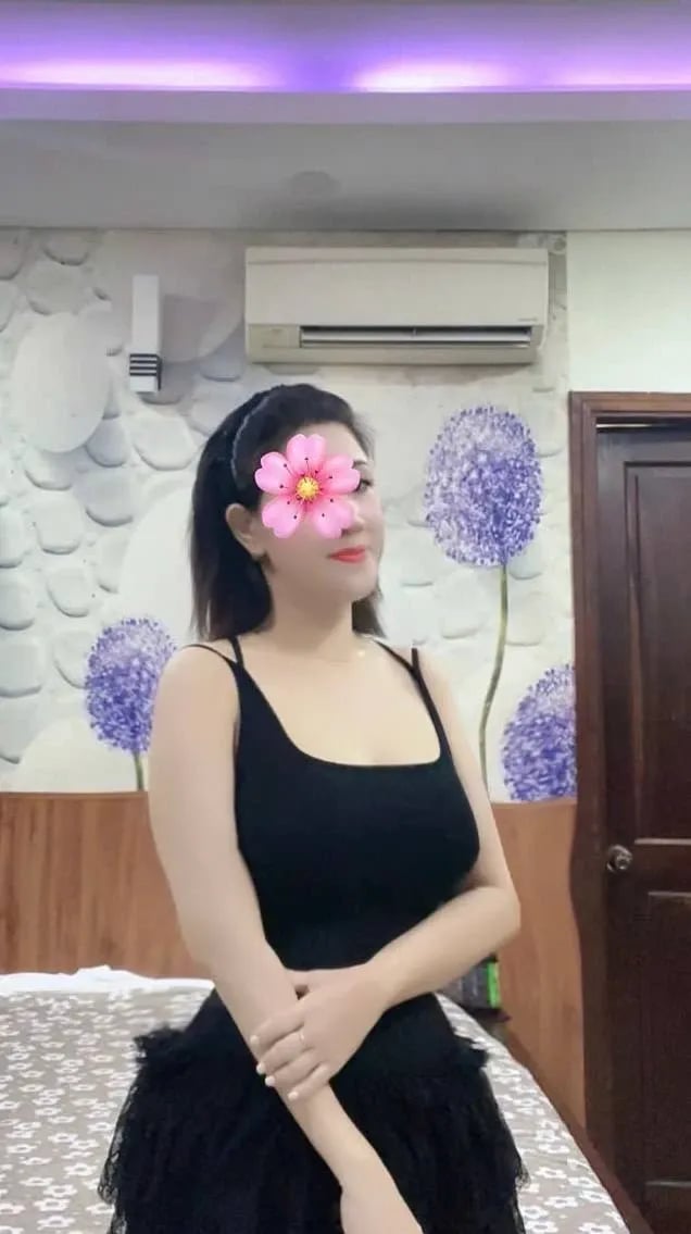 PHƯƠNG ANH --- XINH, DÂM, CHIỀU KHÁCH