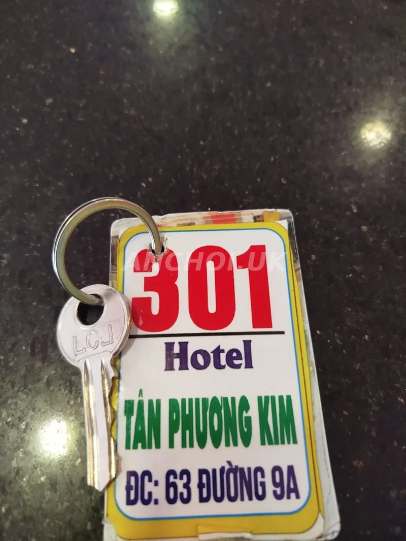 Chưa thấy em nào bú cu phê như em này . Em bú miệt mài ghê kkk mông cũng rất con