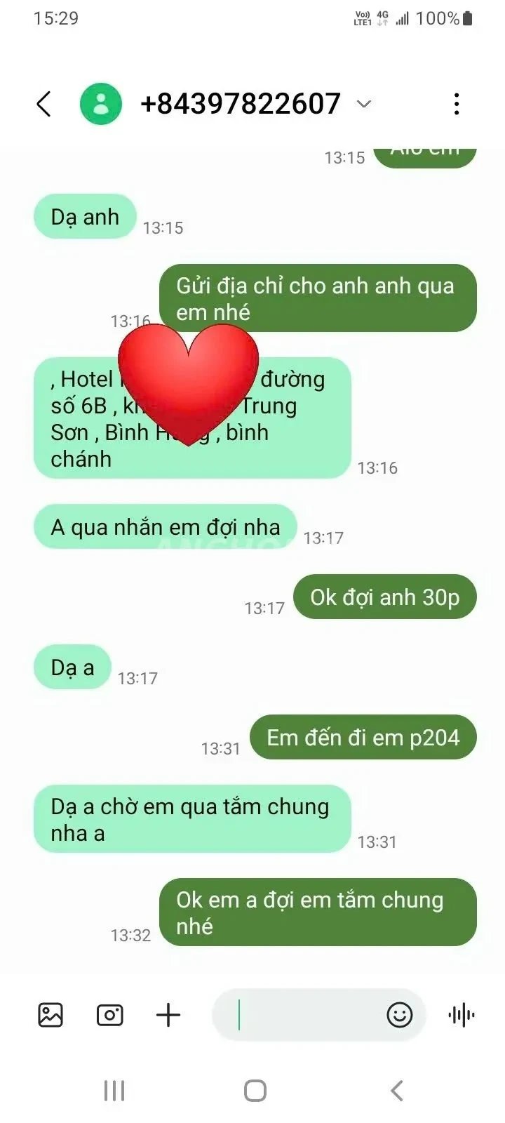 Bé xinh ăn nói nhỏ nhẹ và ngoan hàng đẹp quá tuyệt vời 