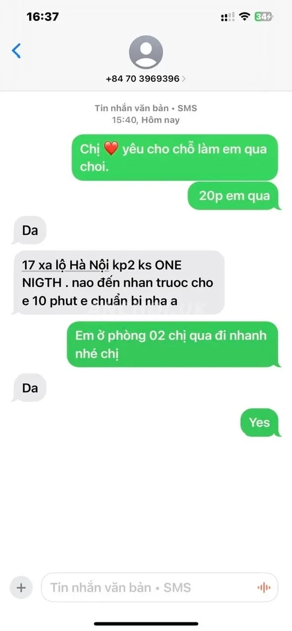 Em lam  tình phối hợp tốt, nói chuyện vui. Thái độ hợp tác vui vẻ lúc làm thì nh