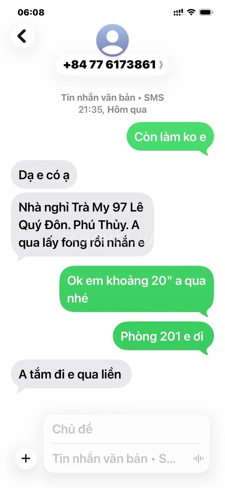 tuyệt vời. Em rất duyên dáng, nhẹ nhàng